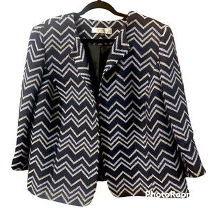 Tahari Arthur s. Levine size 18 W color blue  black and white blazer jacket